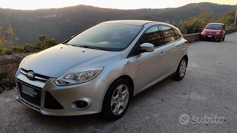 Usata Ford Focus 120 CV (88 kW) 2013 Grigio