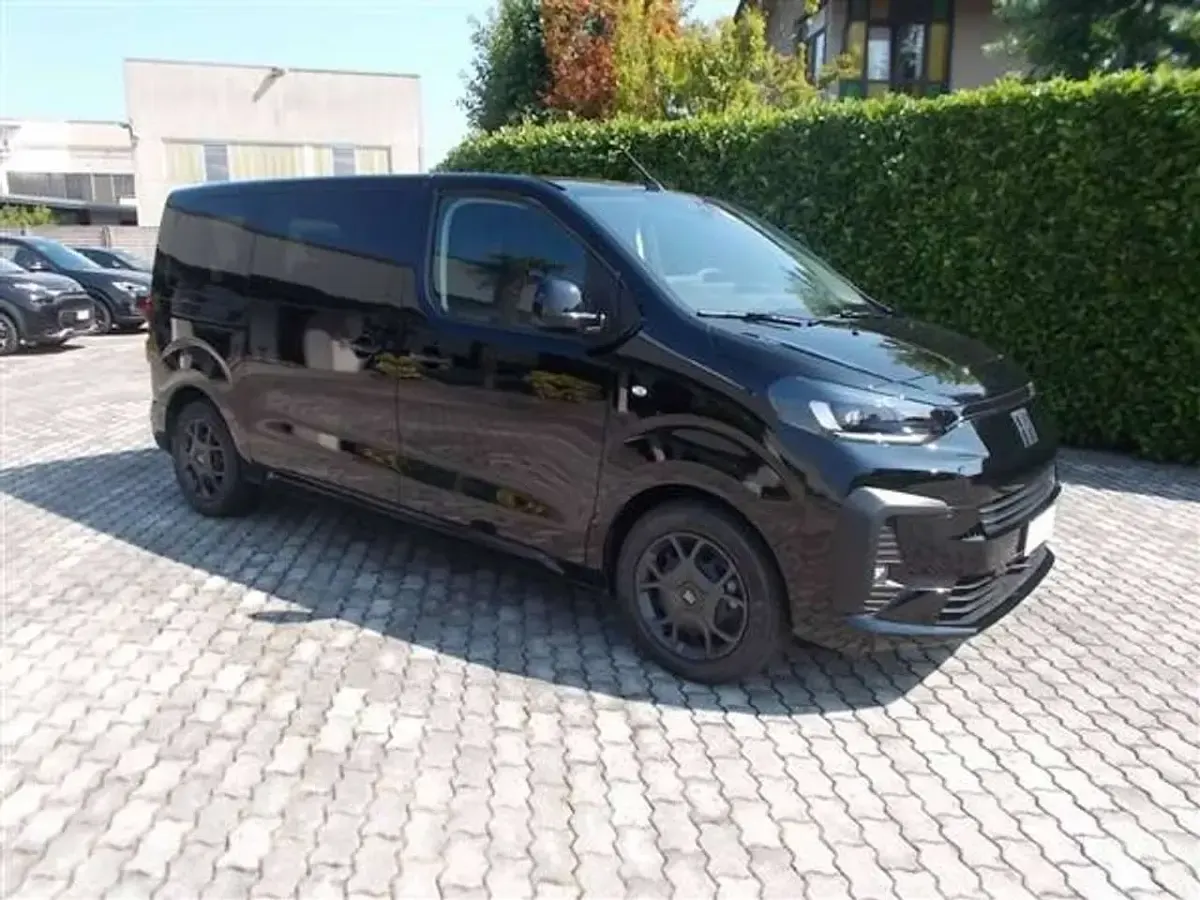 Usata Fiat Ulysse 130 kW (177 CV) 2025 Nero Monovolume