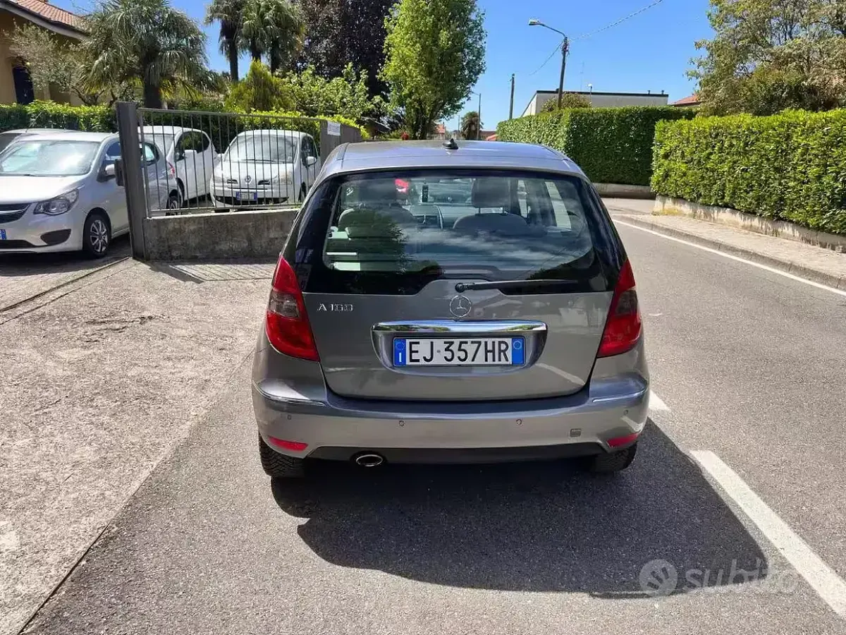 Usata Mercedes A160 Premium 95 CV (69 kW) 2011 Marrone Utilitaria