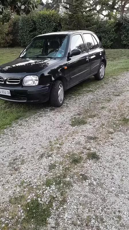 Usata Nissan Micra 1999 Nero Utilitaria