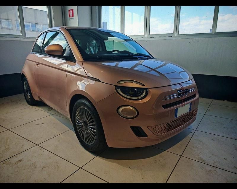 Nuova Fiat 500 65 CV (47 kW) 2026 Rosa Utilitaria