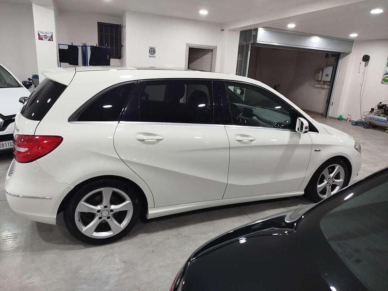 Usata Mercedes B200 Premium 136 CV (100 kW) 2015 Bianco Monovolume