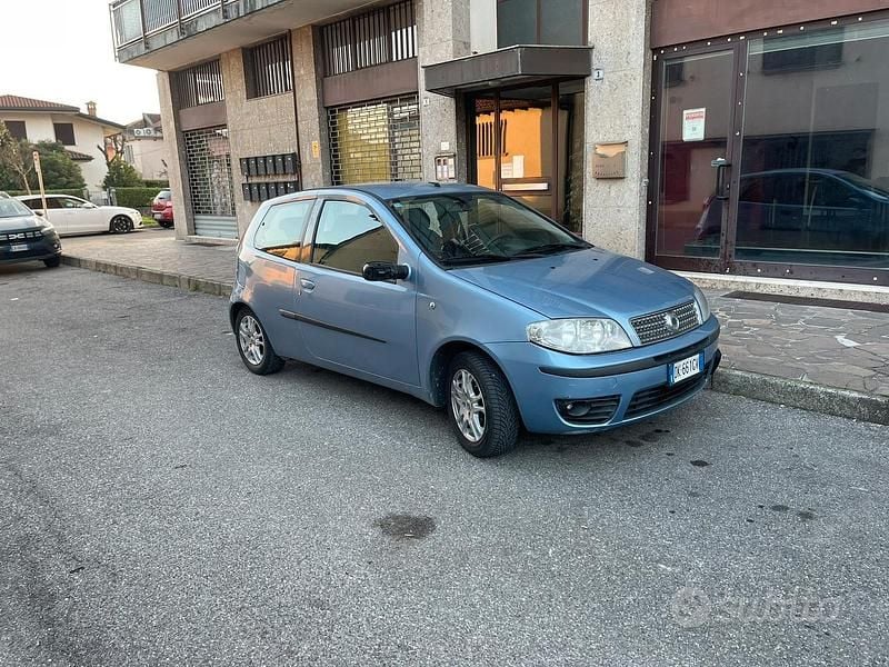 Usata Fiat Punto 60 CV (44 kW) 2007 Utilitaria