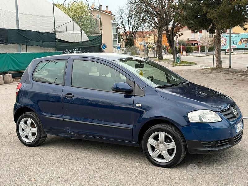 Usata VW Fox 54 CV (39 kW) 2007 Blu Utilitaria