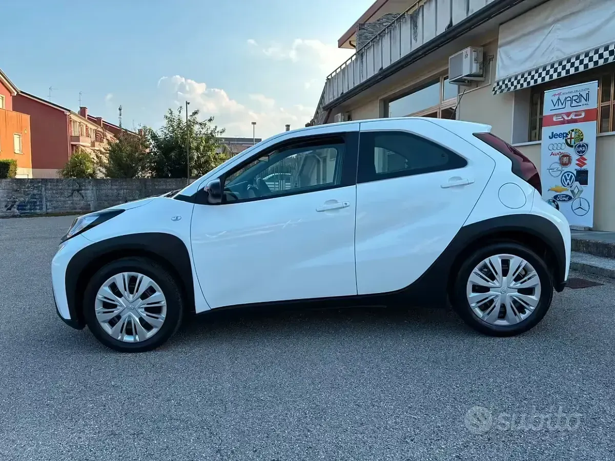 Usata Toyota Aygo X Active 72 CV (52 kW) 2023 Bianco SUV