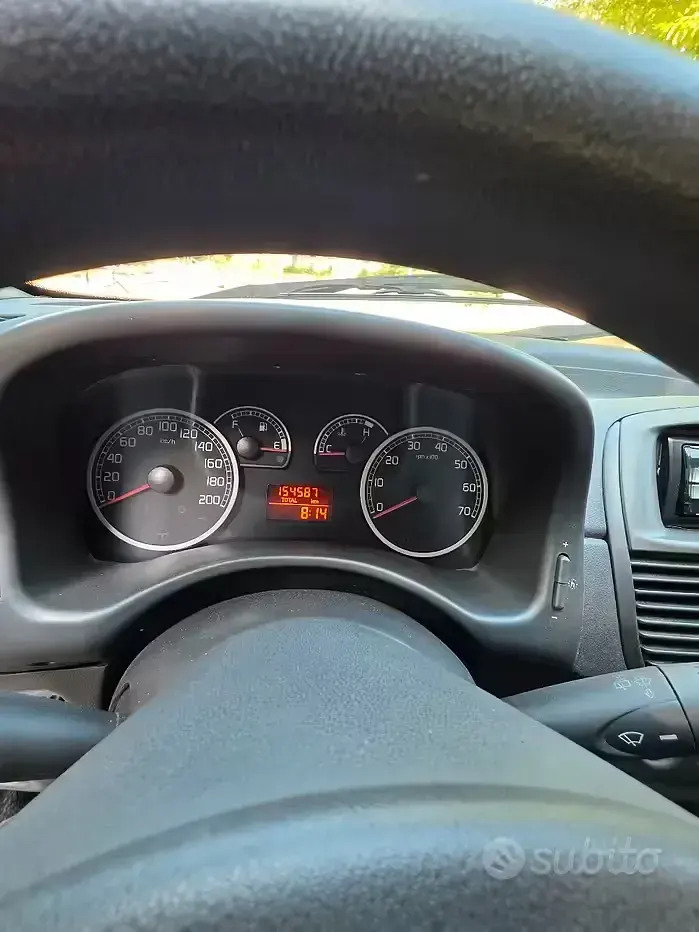 Usata Fiat Punto 69 CV (50 kW) 2010 Nero Utilitaria