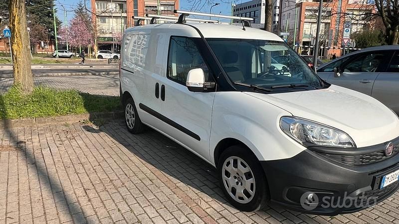 Usata Fiat Doblò 120 CV (88 kW) 2017 Bianco Monovolume
