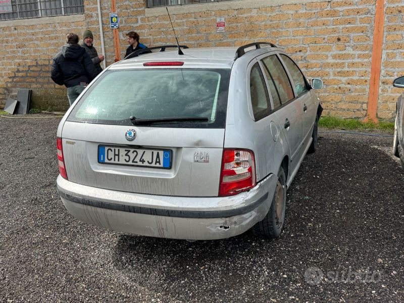 Usata 2004 Skoda Fabia Due volumi | 600 € (Super prezzo) - Immagine 1/3