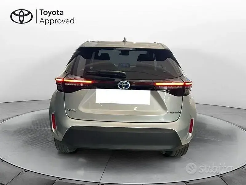 Usata Toyota Yaris Cross Trend 116 CV (85 kW) 2022 Grigio SUV