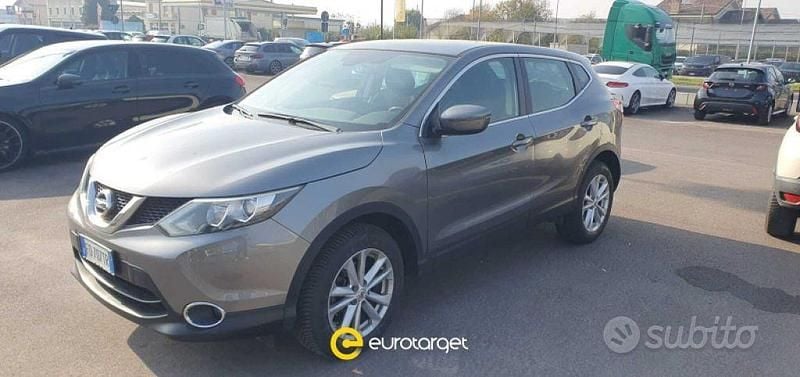 Grigio Usata 2016 Nissan Qashqai Acenta SUV | 9950 € (Buon prezzo) - Immagine 1/4
