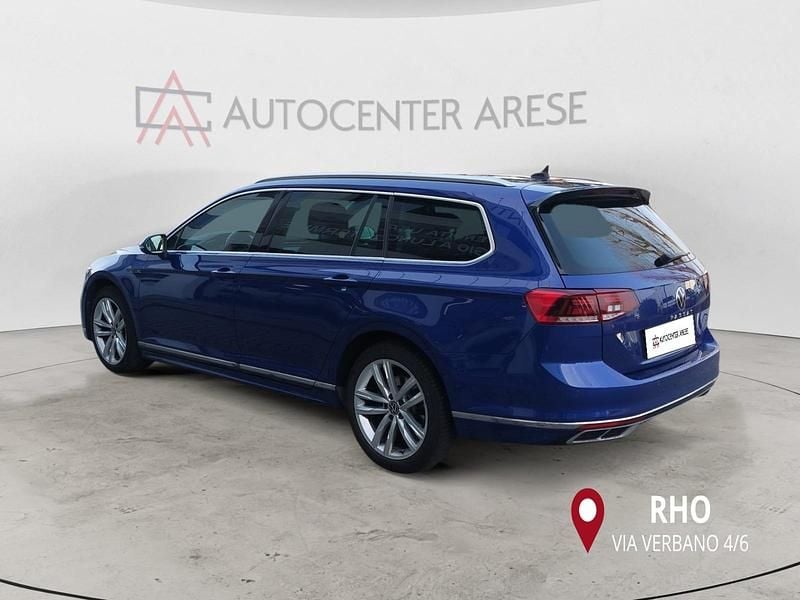 Usata VW Passat R-line 150 CV (110 kW) 2021 Blu Station wagon