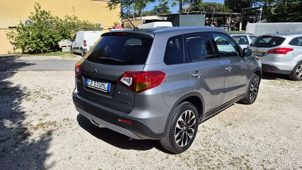 Usata Suzuki Vitara 120 CV (88 kW) 2015 Grigio SUV
