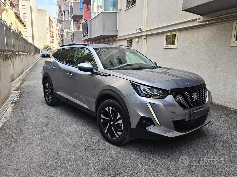 Usata Peugeot 2008 130 CV (95 kW) 2020 Grigio SUV