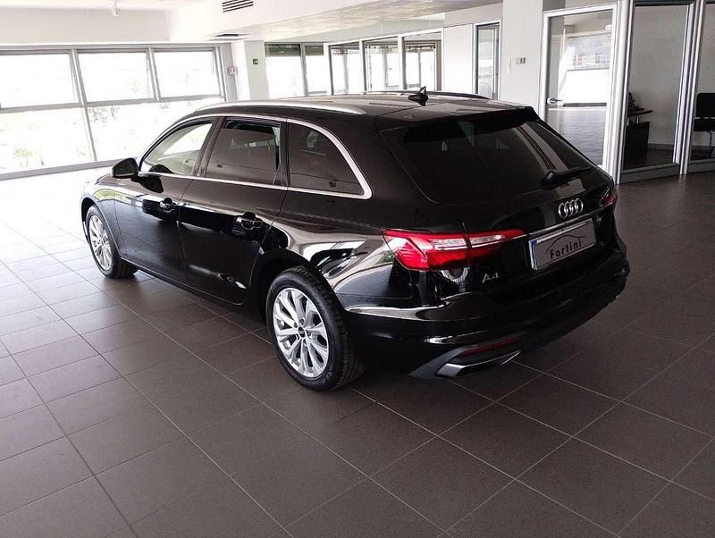 Usata Audi A4 Business 136 CV (100 kW) 2022 Nero Station wagon