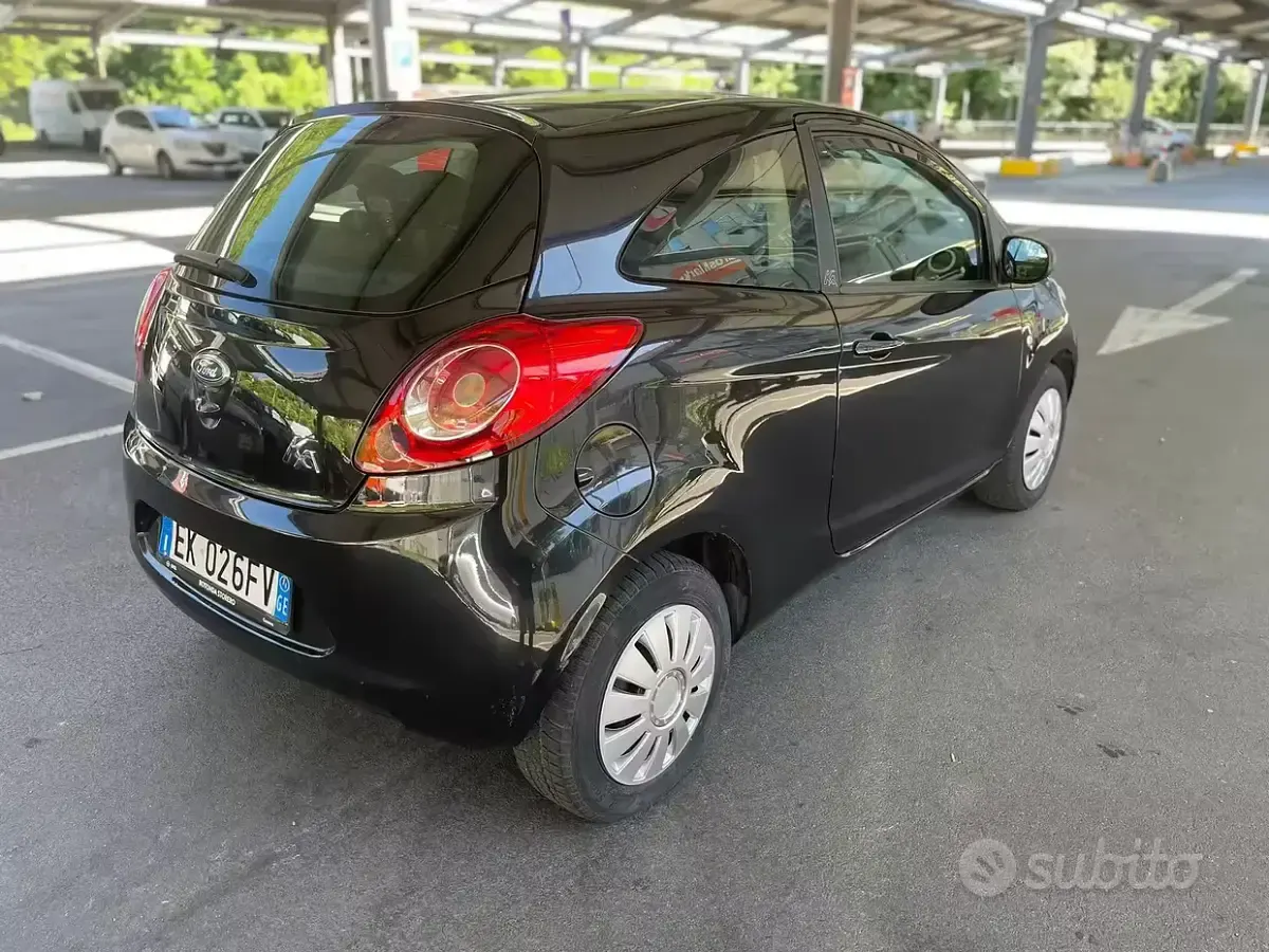 Usata Ford Ka 69 CV (50 kW) 2011 Nero Utilitaria
