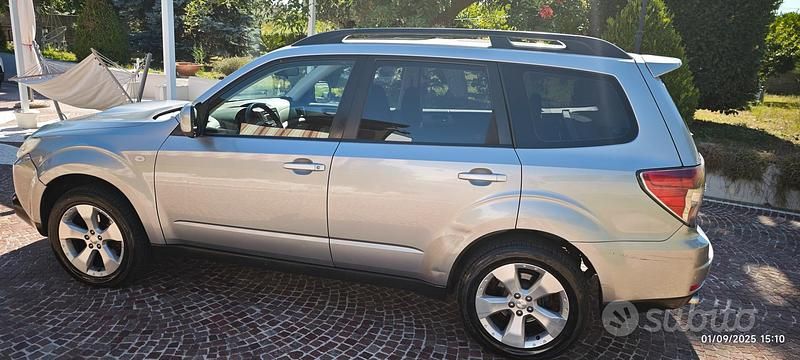 Usado Subaru Forester 147 CV (108 kW) 2009 Gris SUV