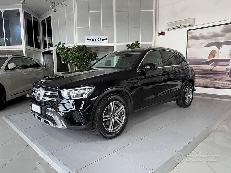 Usata Mercedes GLC200 163 CV (119 kW) 2021 Nero SUV