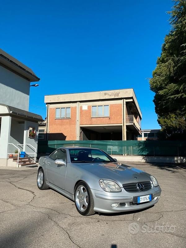 Grigio Usata 2001 Mercedes SLK320 Cabrio | 10.400 € (Buon prezzo) - Immagine 1/4