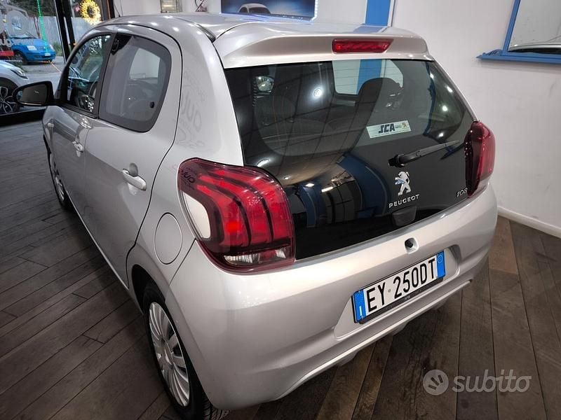 Usata Peugeot 108 Active 69 CV (50 kW) 2015 Grigio Utilitaria