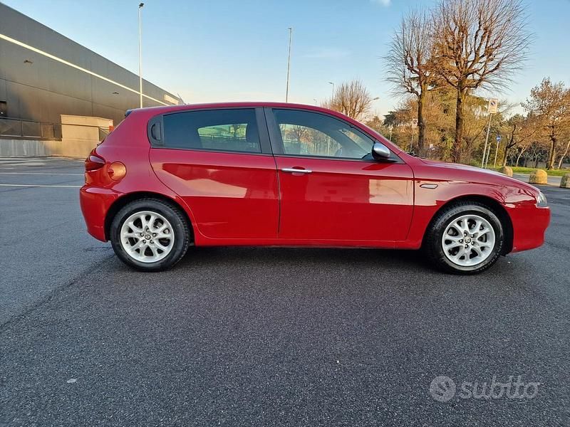 Usata Alfa Romeo 147 Exclusive 120 CV (88 kW) 2008 Rosso Utilitaria