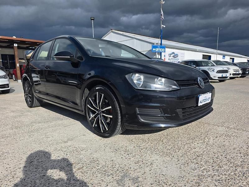 Usata VW Golf VII Trendline 85 CV (62 kW) 2016 Nero Berlina