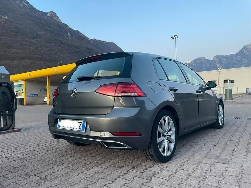 Usata VW Golf VII 150 CV (110 kW) 2018 Grigio Utilitaria
