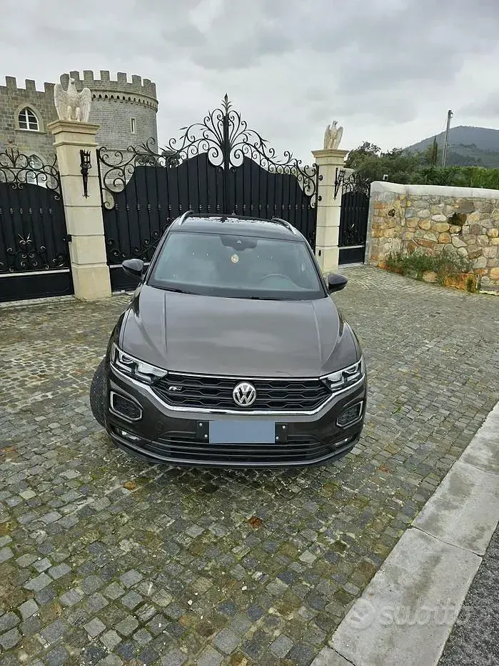 Usata VW T-Roc 150 CV (110 kW) 2019 Marrone SUV