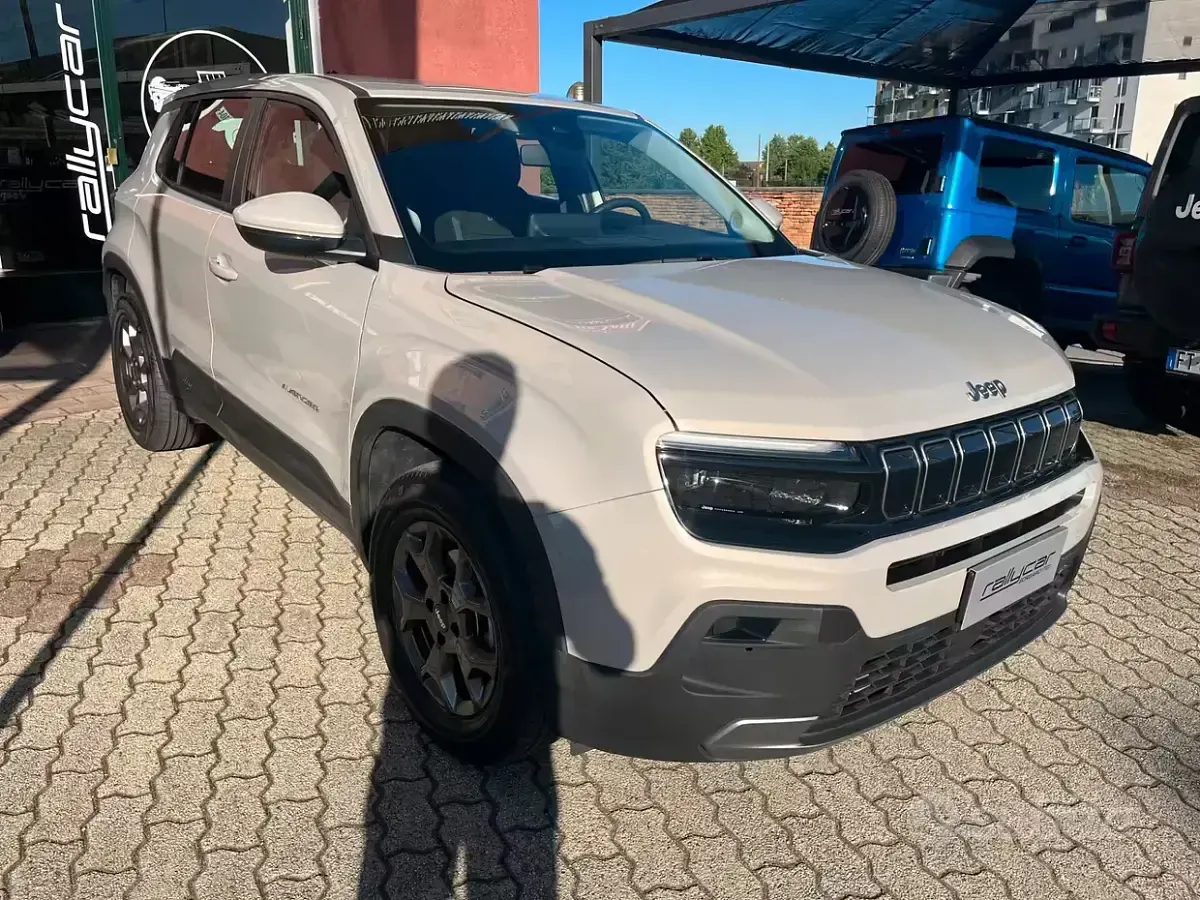 Usata Jeep Avenger Longitude 101 CV (74 kW) 2024 Marrone SUV