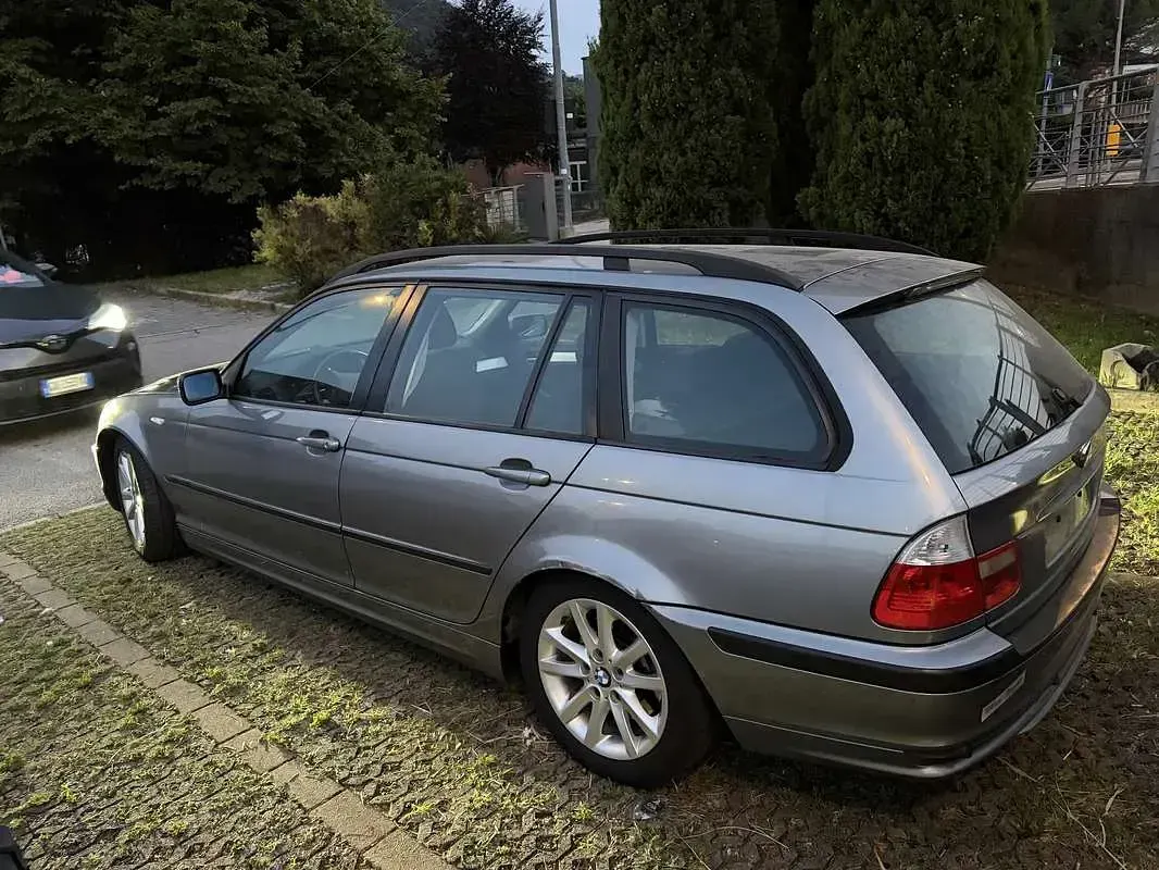 Usata BMW 320 150 CV (110 kW) 2005 Grigio Station wagon