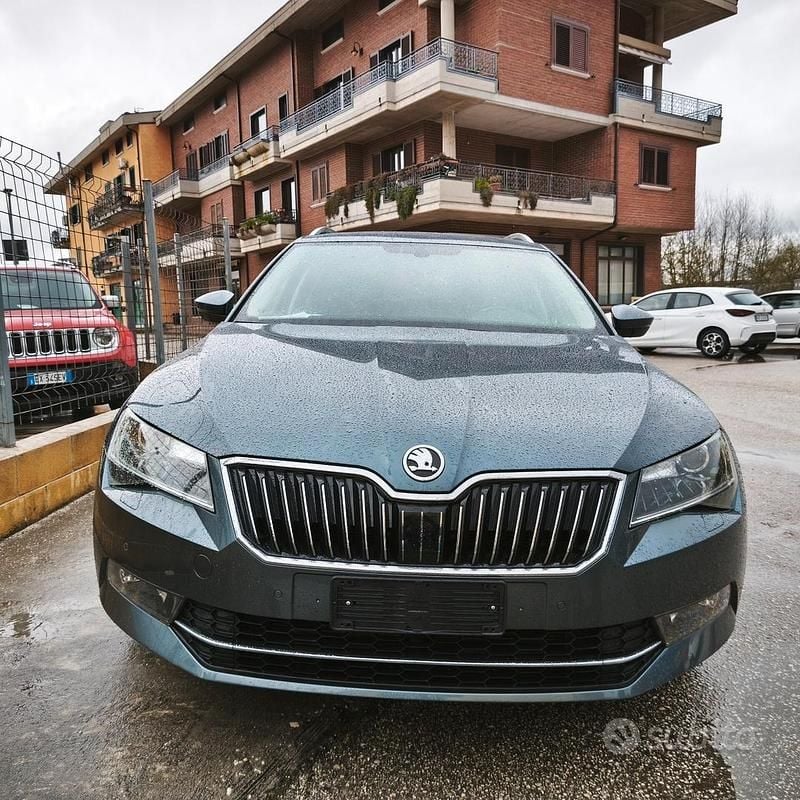 Brugt Skoda Superb Executive 150 HK (110 kW) 2023 Grå Sedan