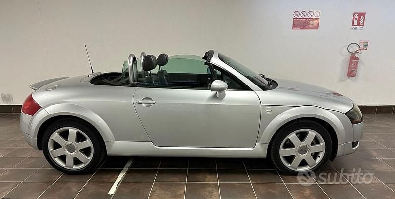 Usata Audi TT Roadster 180 CV (132 kW) 2000 Grigio Cabrio