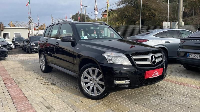 Nero Usata 2010 Mercedes GLK220 SUV | 9900 € (Ottimo prezzo) - Immagine 1/4