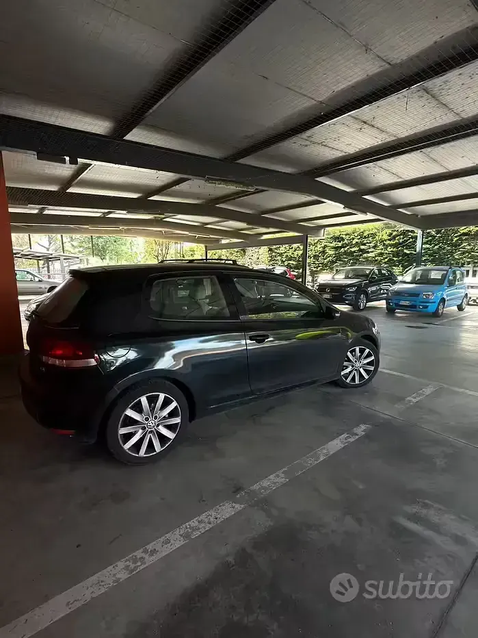 Usata VW Golf VI 122 CV (89 kW) 2008 Nero Utilitaria