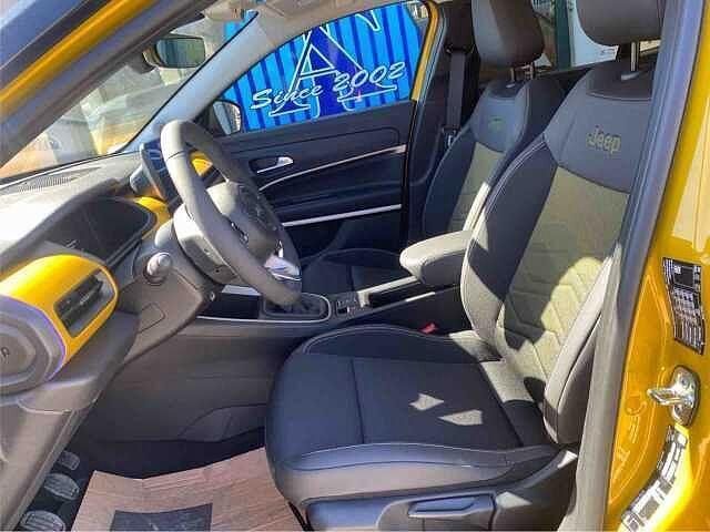 Nuova Jeep Avenger Summit 100 CV (73 kW) 2025 Giallo SUV