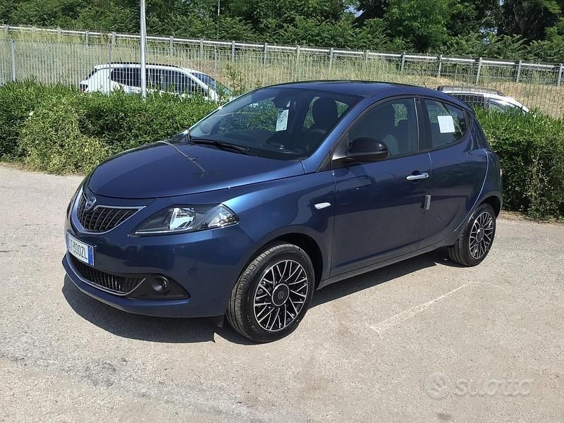 Usata 2024 Lancia Ypsilon S Due volumi | 15.990 € (Cara) - Immagine 1/2
