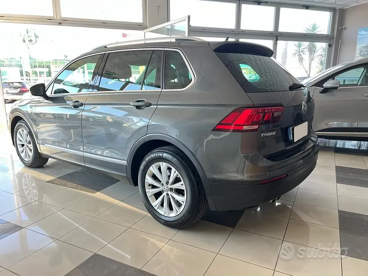 Usata VW Tiguan Business 116 CV (85 kW) 2018 Grigio SUV