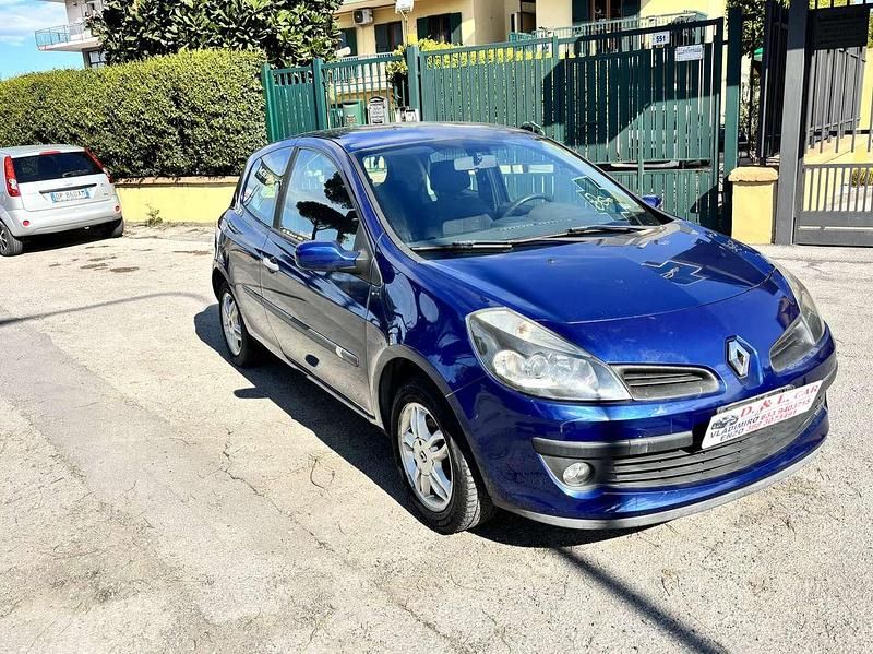 Usata Renault Clio II 75 CV (55 kW) 2006 Other Berlina