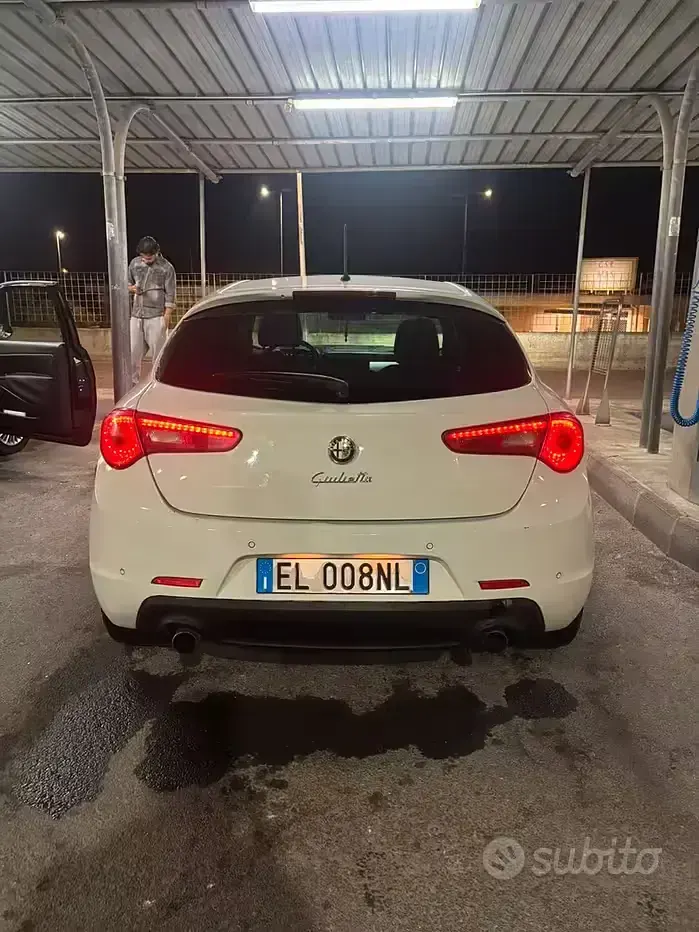 Usata Alfa Romeo Giulietta 140 CV (102 kW) 2012 Bianco Utilitaria