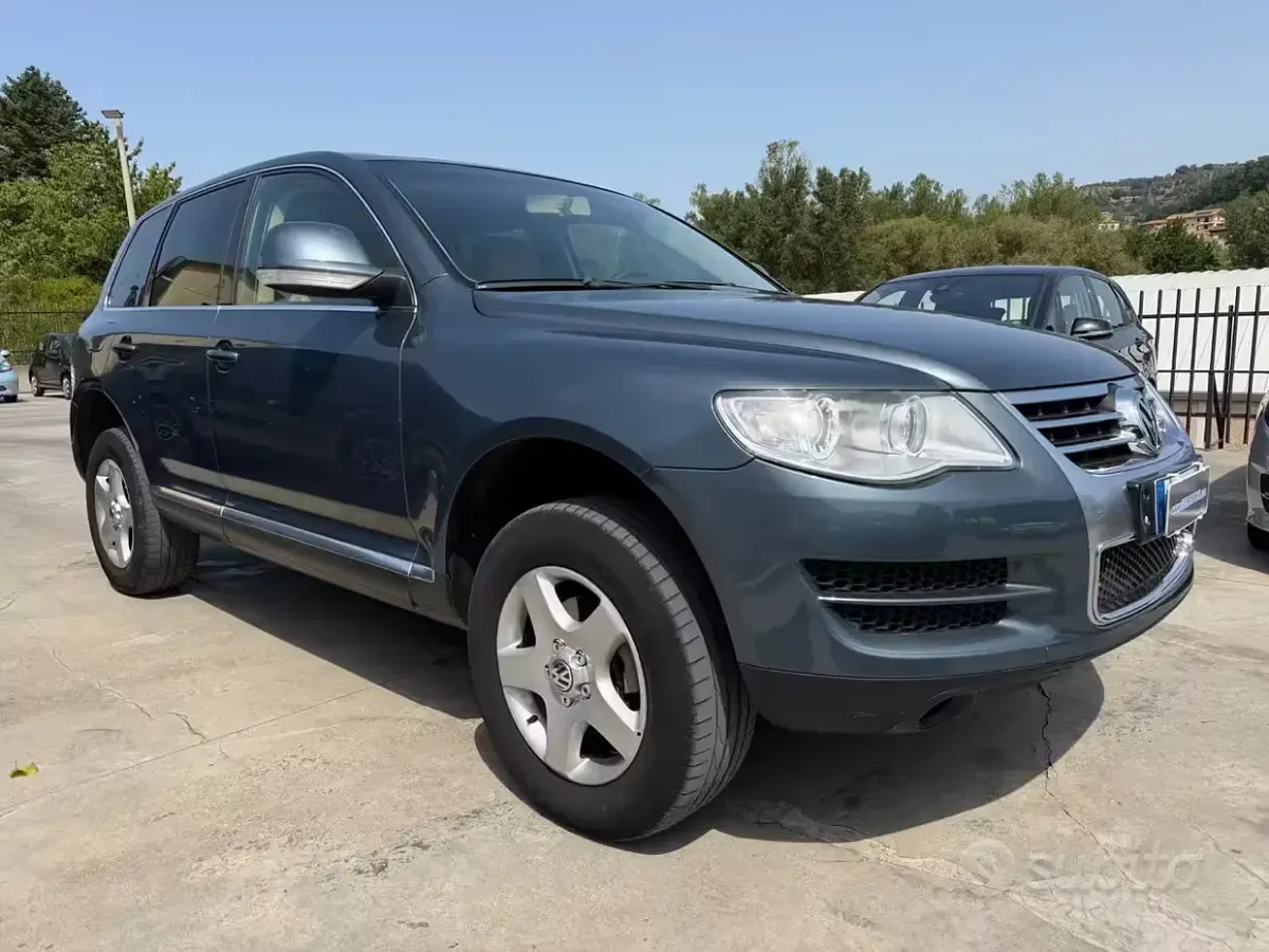 Usata VW Touareg R 174 CV (127 kW) 2007 Grigio SUV