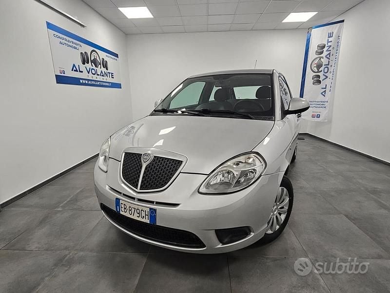 Usata Lancia Ypsilon 60 CV (44 kW) 2010 Grigio Utilitaria