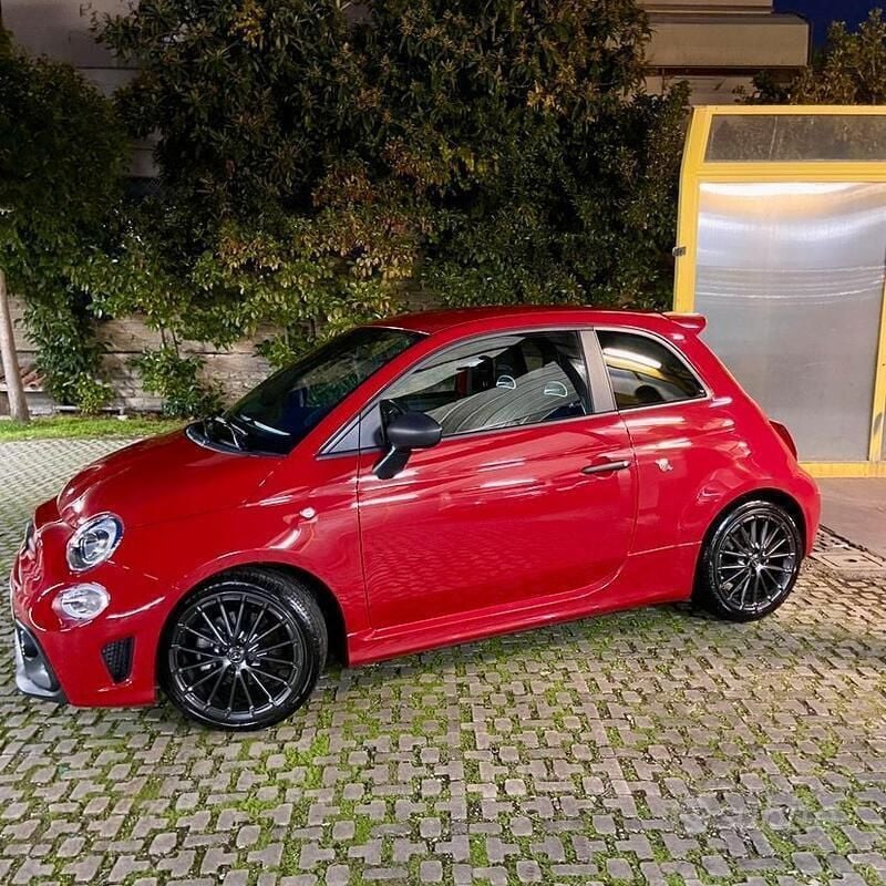Usata 2023 Abarth 595 Due volumi | 20.990 € (Buon prezzo) - Immagine 1/4