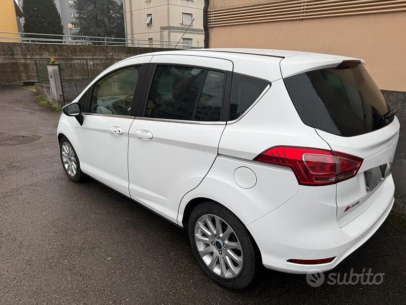 Usata Ford B-MAX 100 CV (73 kW) 2014 Bianco Monovolume