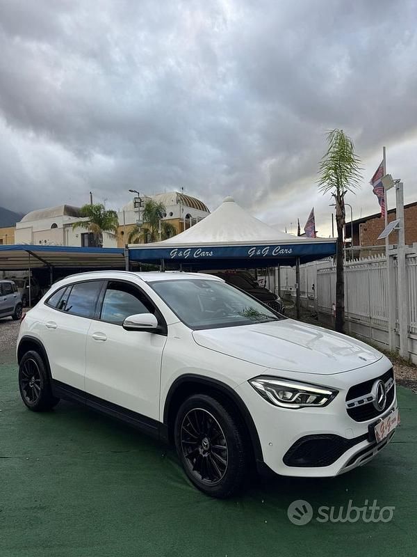 Usata Mercedes GLA180 Business 116 CV (85 kW) 2021 Bianco SUV