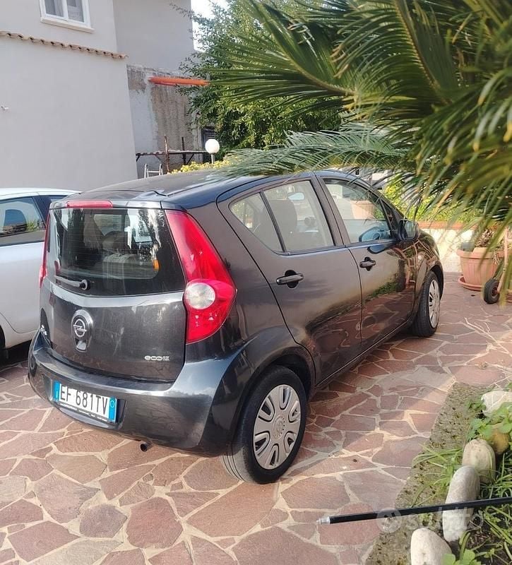 Usata Opel Agila 68 CV (50 kW) 2011 Nero Utilitaria