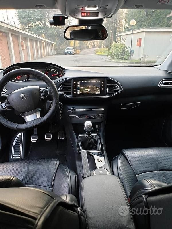 Usata Peugeot 308 120 CV (88 kW) 2016 Berlina