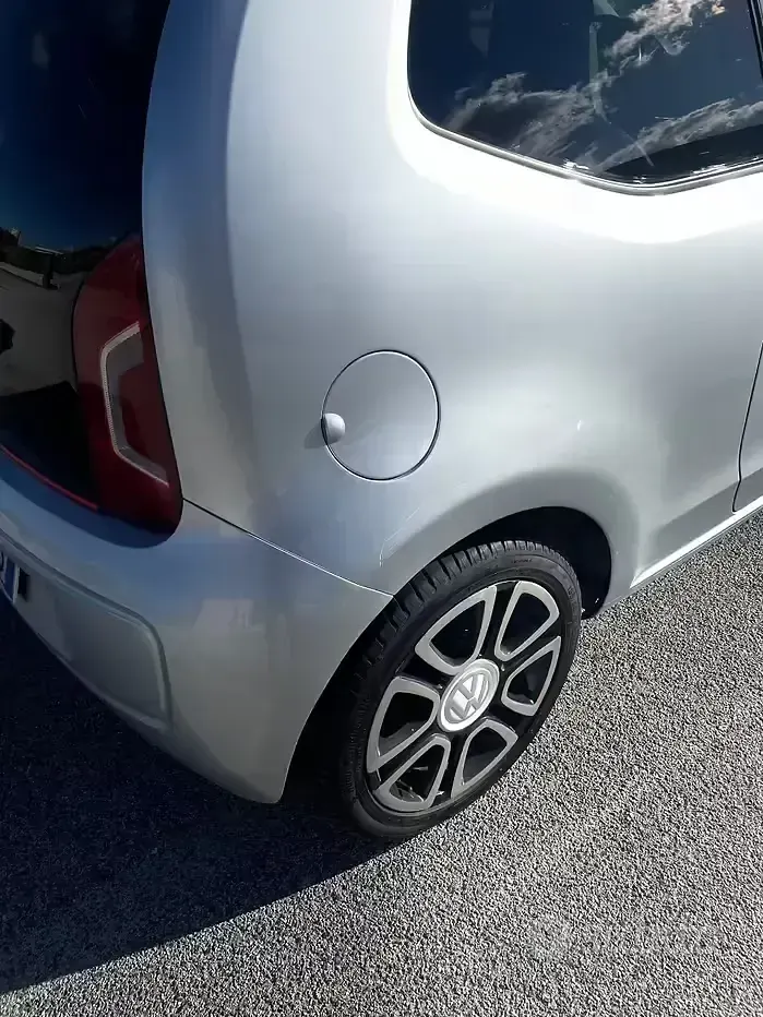 Begagnad VW up! 75 HK (55 kW) 2012 Grå Halvkombi