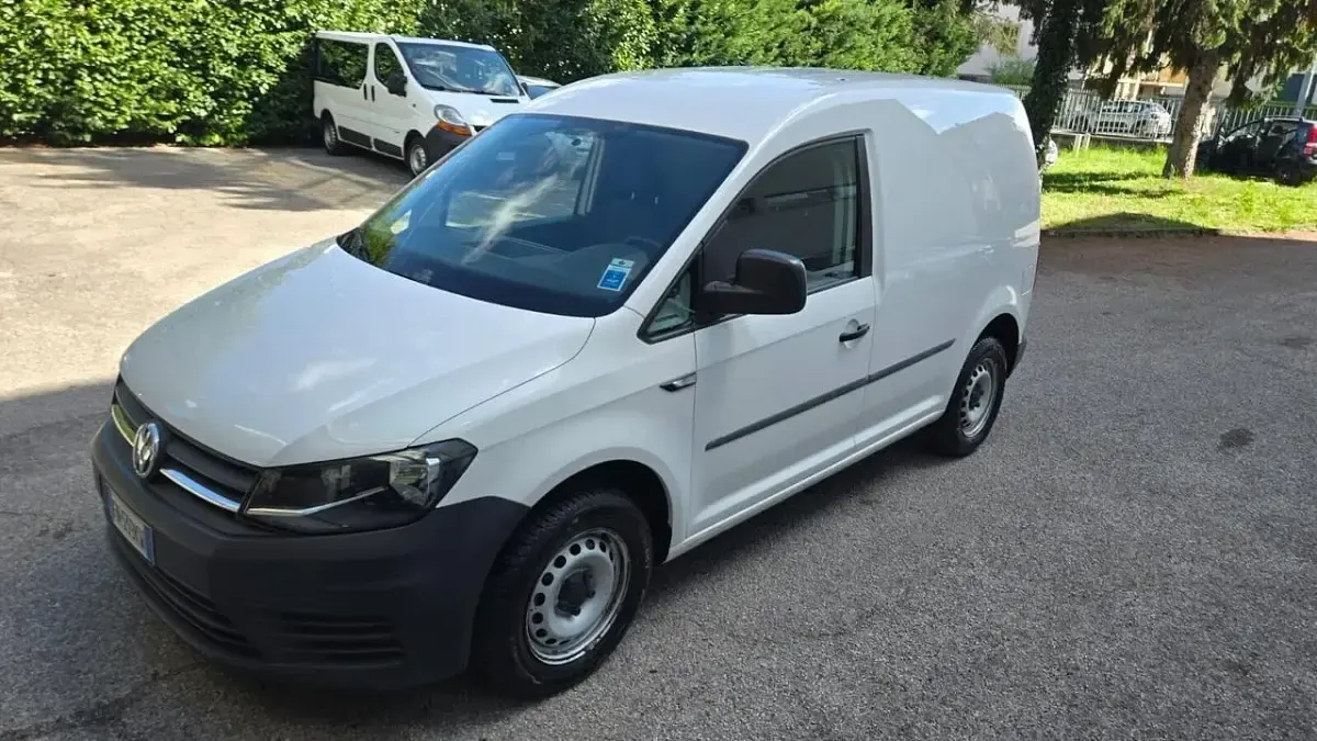 Usata VW Caddy Highline 101 CV (74 kW) 2018 Bianco Monovolume