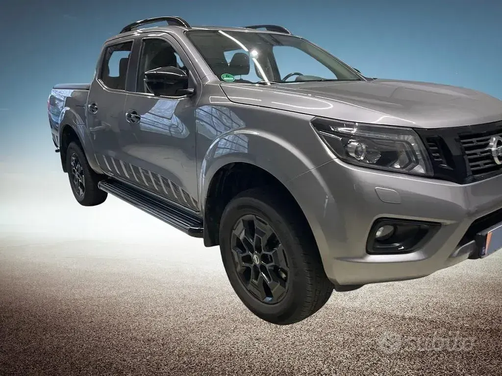 Usata Nissan Navara N-Guard 190 CV (139 kW) 2022 Grigio Pick-up
