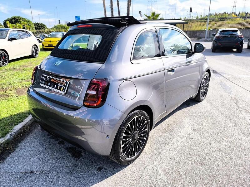 Usado Fiat 500e La Prima 86 kW (118 CV) 2022 Gris Descapotable