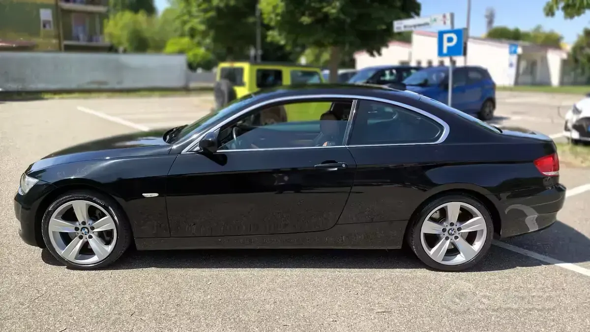 Usata BMW 335 Efficient Dynamics 306 CV (225 kW) 2010 Nero Coupé